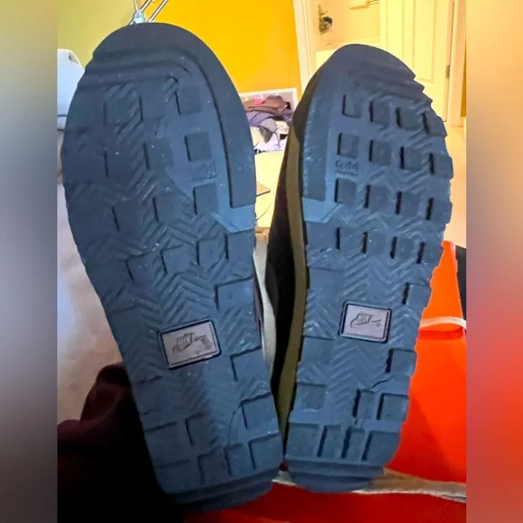 Men’s Nike unique leather brown sneakers - worn once - size 9 - Picture 3 of 3